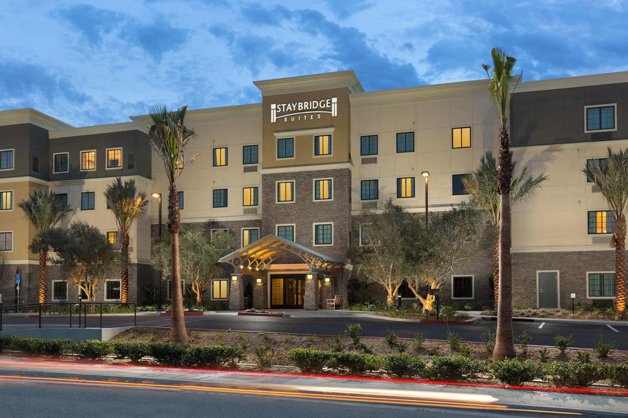 Staybridge Suites Corona South By Ihg Esterno foto