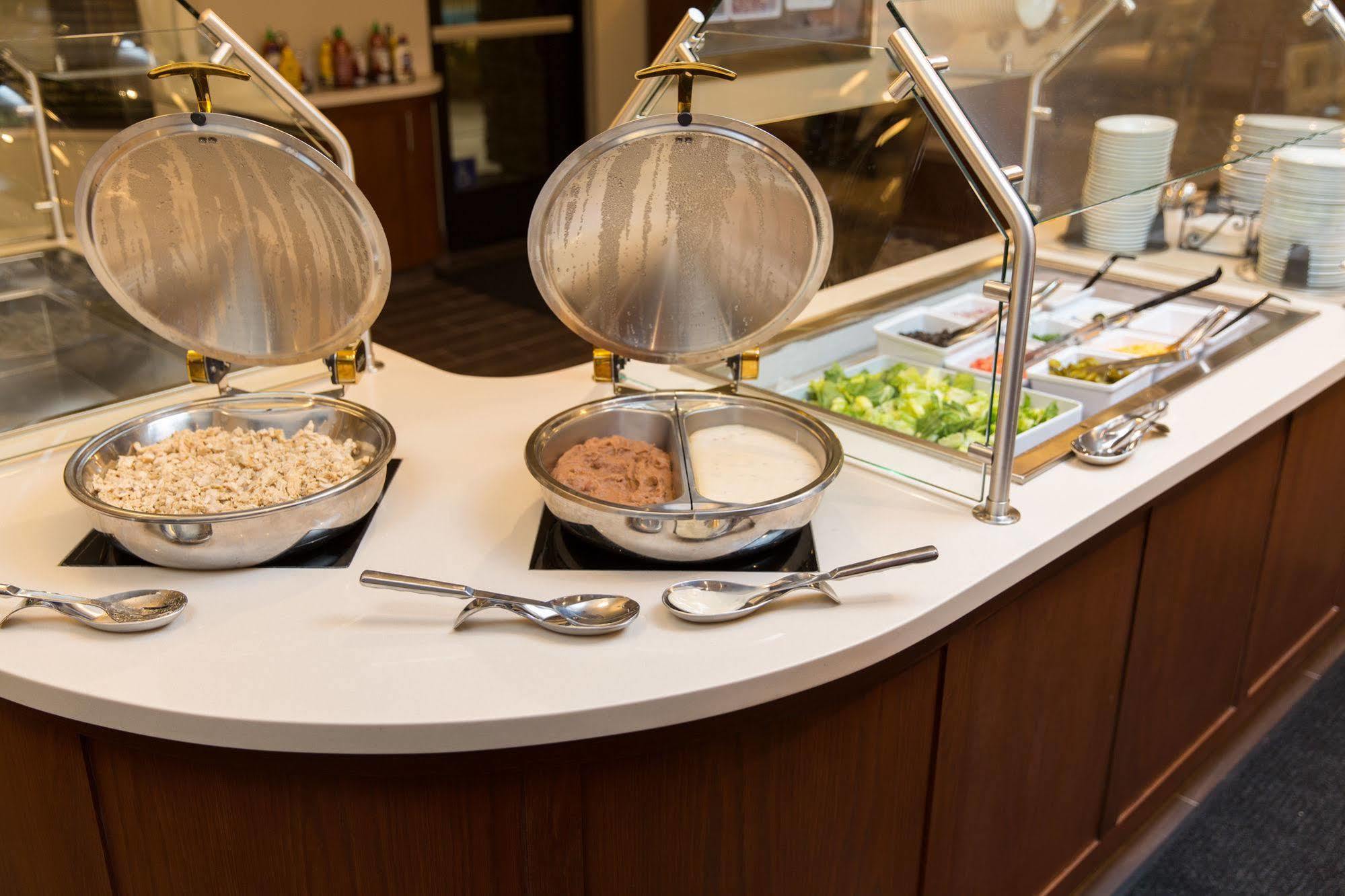 Staybridge Suites Corona South By Ihg Esterno foto
