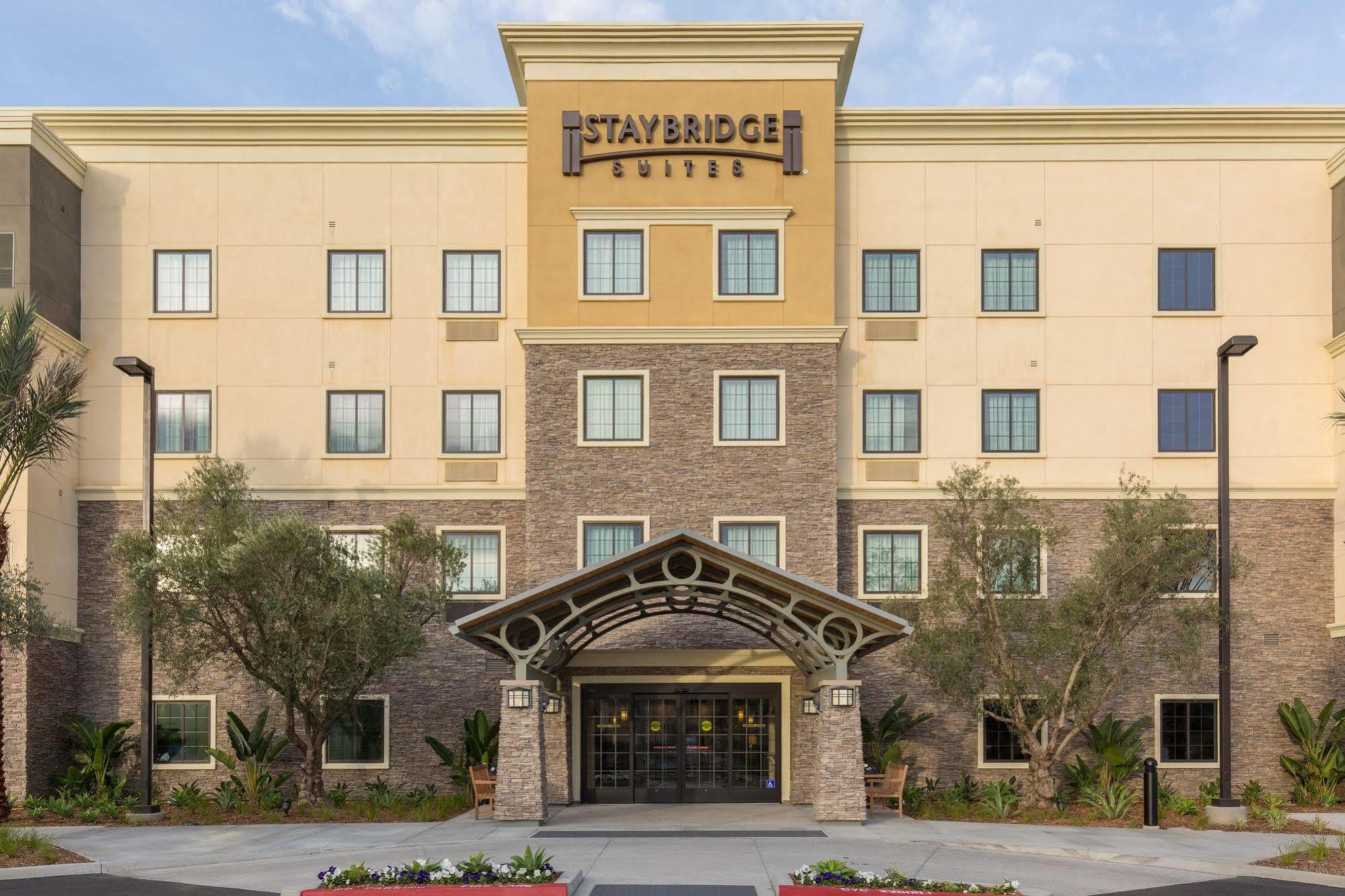 Staybridge Suites Corona South By Ihg Esterno foto