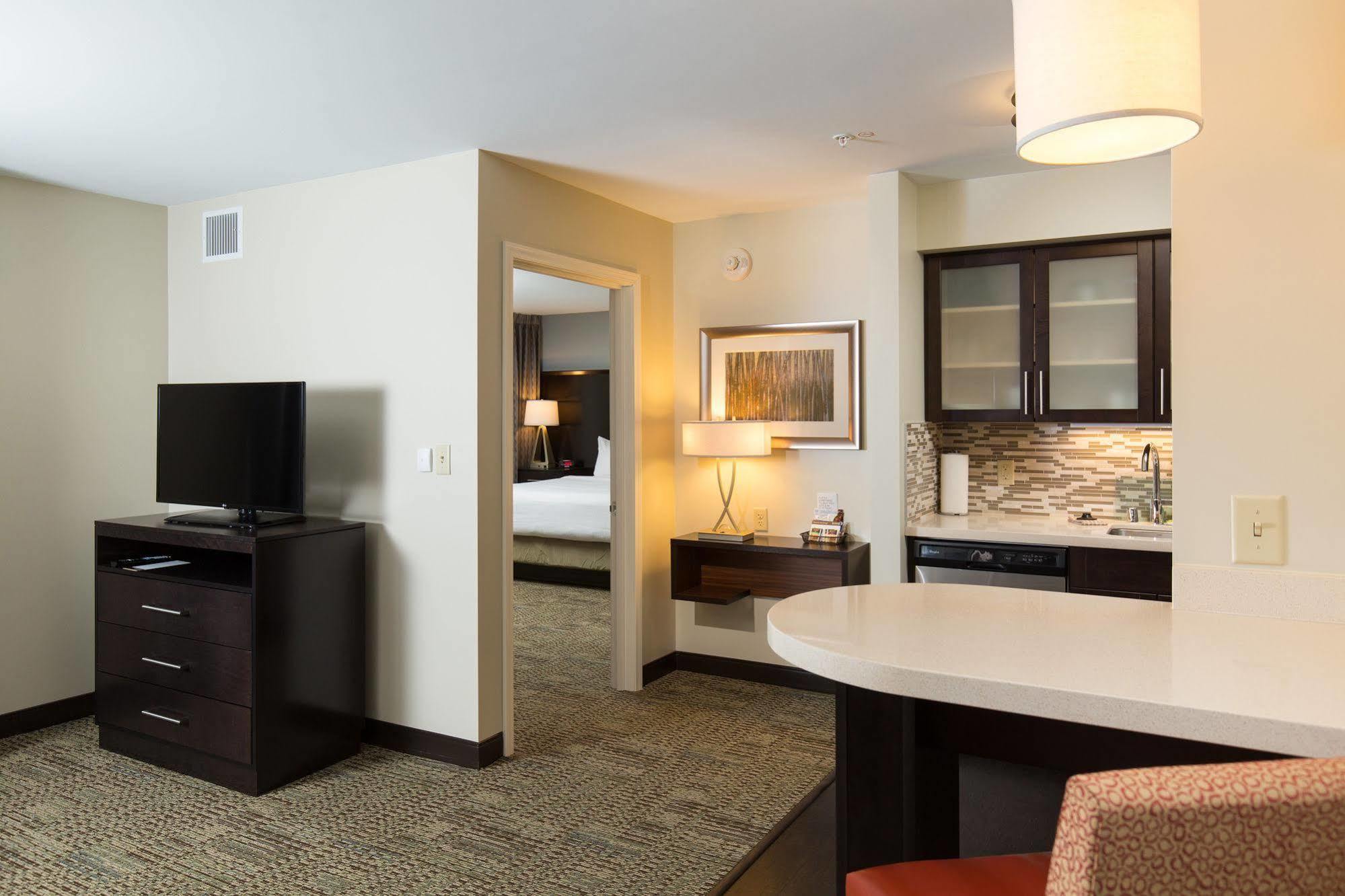 Staybridge Suites Corona South By Ihg Esterno foto
