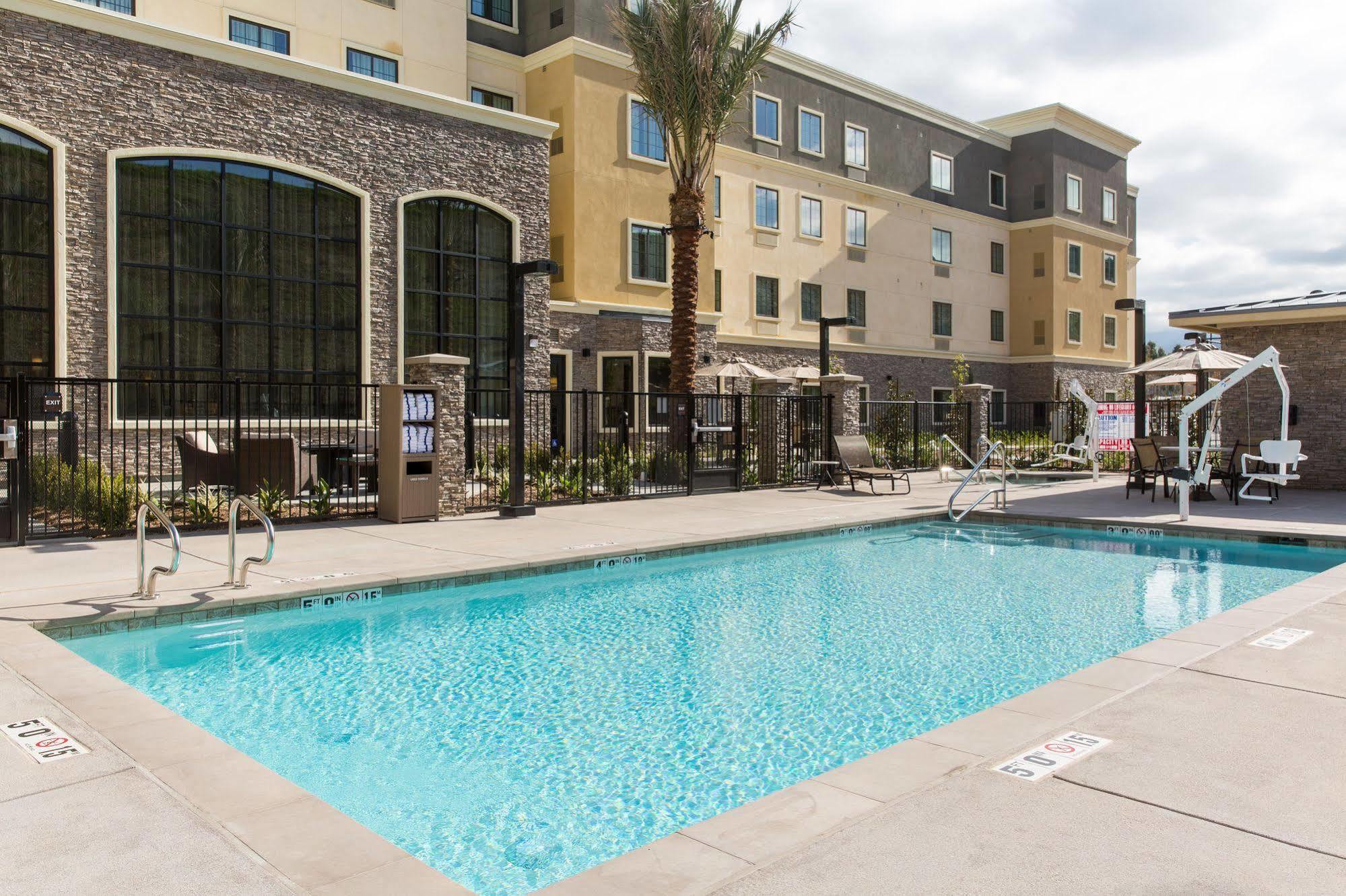 Staybridge Suites Corona South By Ihg Esterno foto